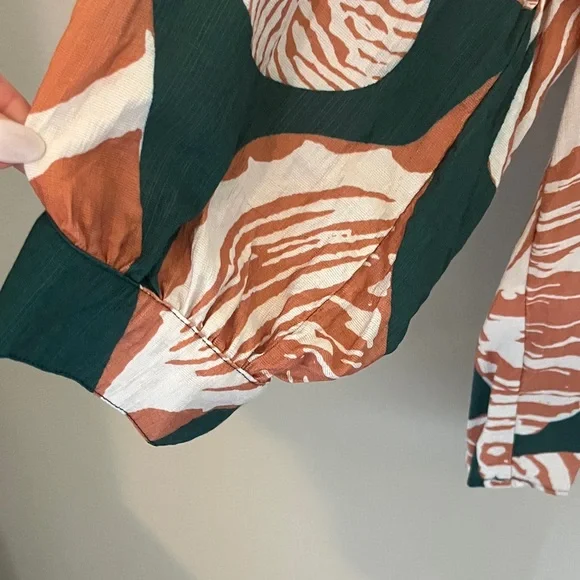 Umgee Coral and White Patterned Top - Picture 3 of 4